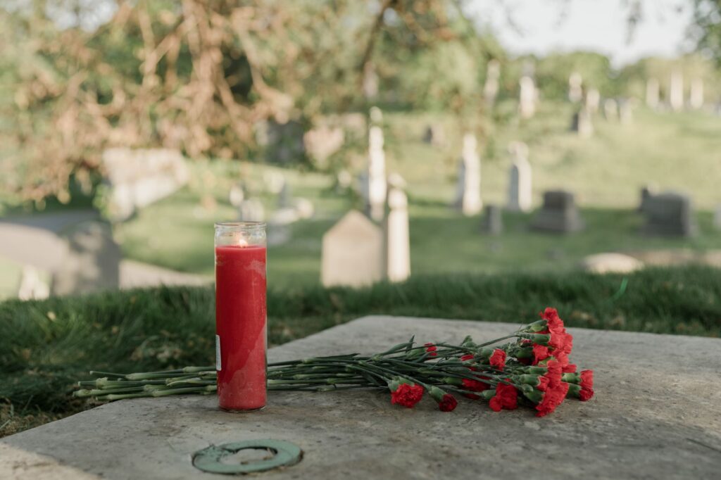 Le Club des 27 liste — fleurs sur mémorials de musiciens célèbres