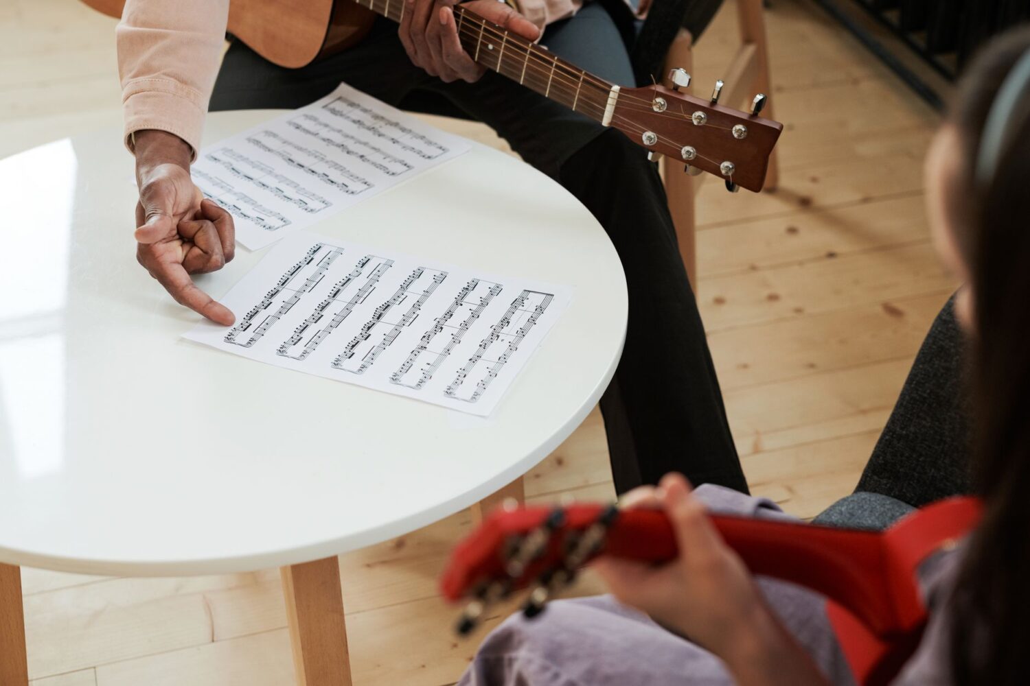 Tablatures faciles pour débutants à la guitare : sélection gratuite et PDF à imprimer